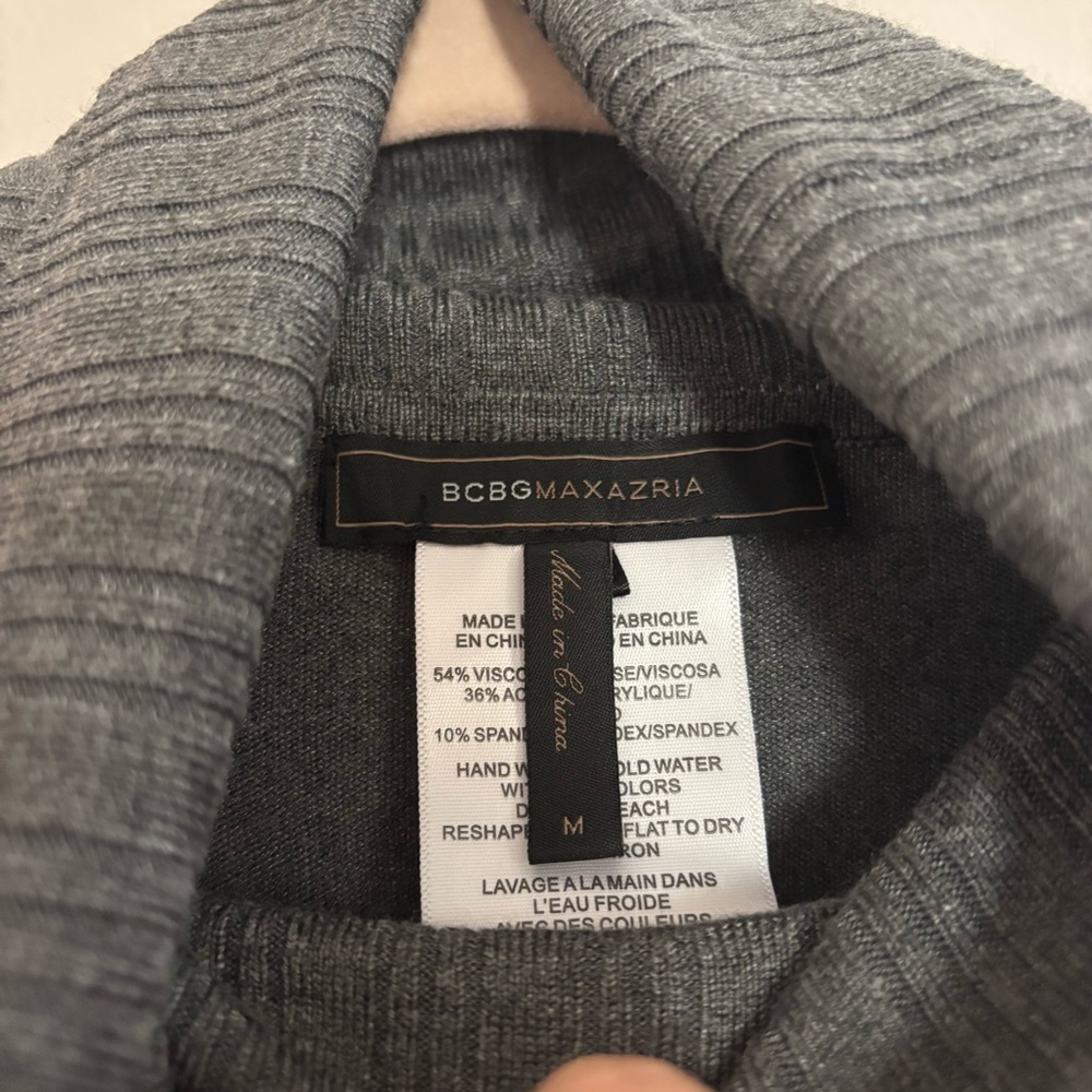 BCBGMAXAZRIA Gray Turtleneck Sweater Size M Long Sleeve Ribbed Trim - Picture 2 of 2